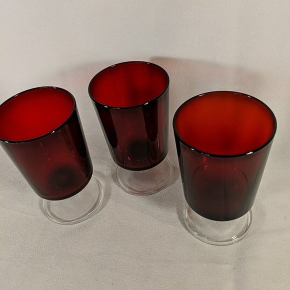 Vintage Set of 3 Arcoroc France Luminarc Cavalier Ruby Red Wine Cocktail Glasses - Picture 3 of 8